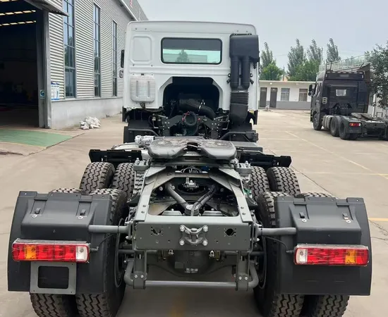 HOWO 6X4 Tractor Truck Heavy Capacity 40t Euro 3/4/5 371HP Used HOWO Truck Head for Vehicle Repair Factory - Image 2