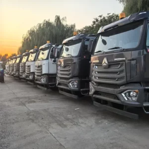 Sinotruk HOWO 6X4 Automatic Used Tractor Head Truck Nx Horse Truck